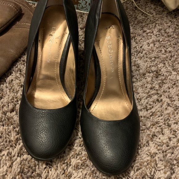 BCBG  heels - Picture 7 of 7